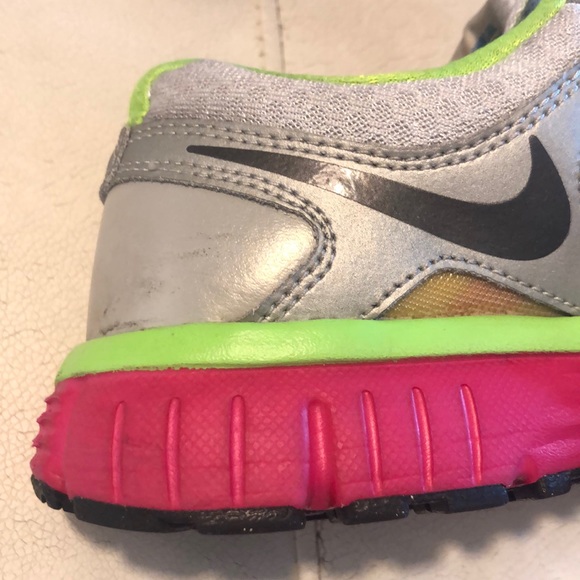 nike dual fusion st2